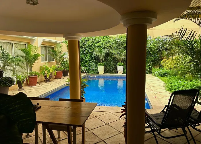 Two Bedroom Villa With Private Swimming Pool And Garden In Almadies