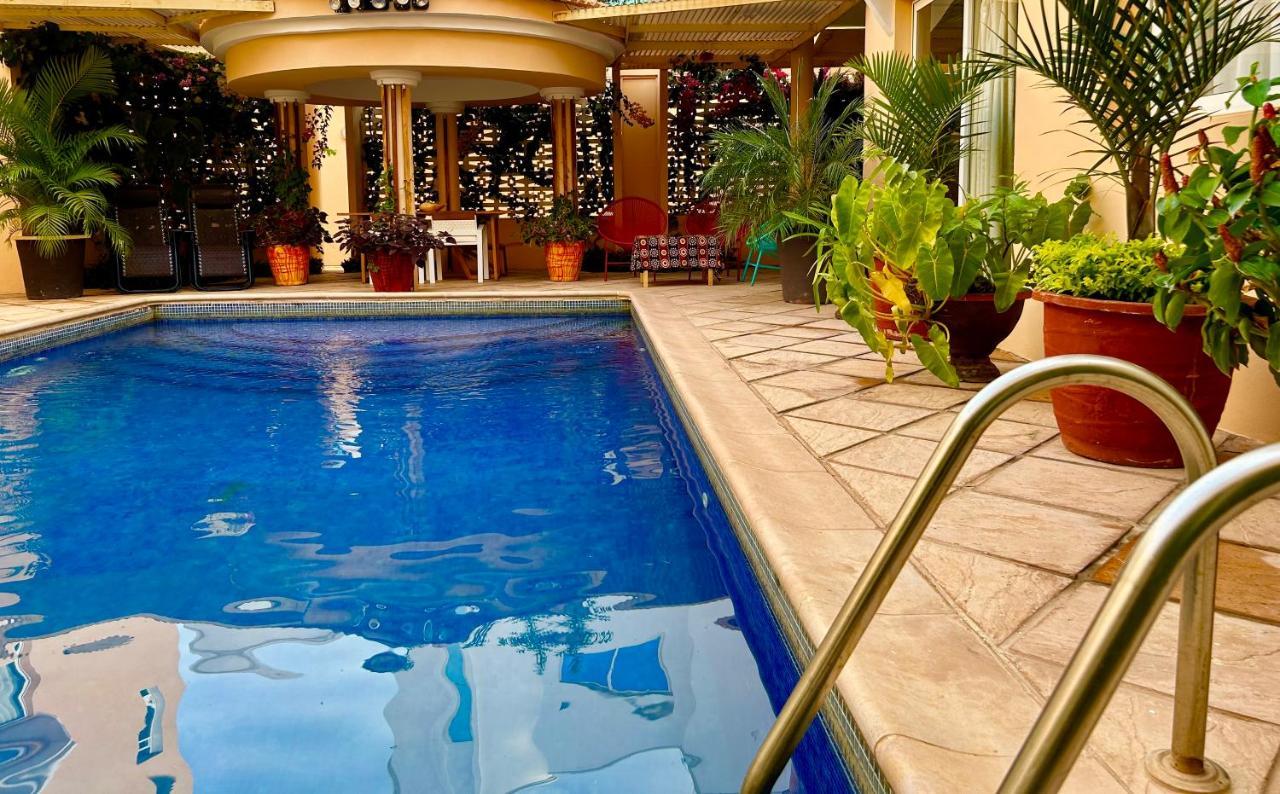 Two Bedroom With Private Swimming Pool And Garden In Almadies Villa *