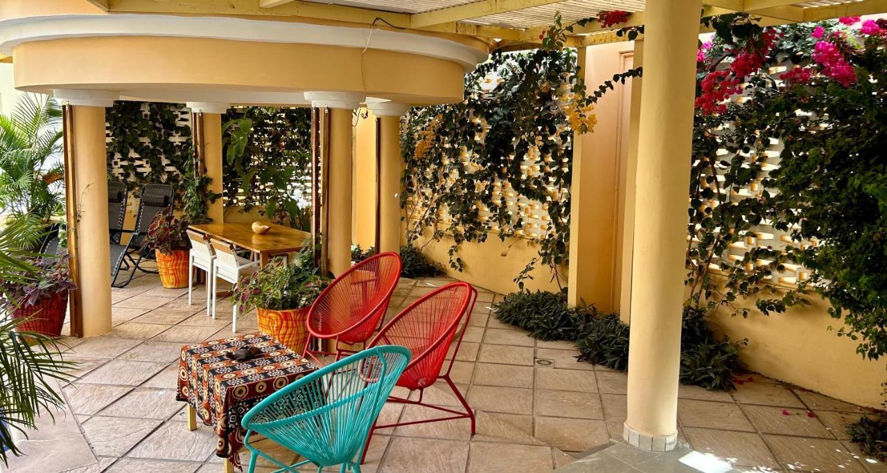 Villa Two Bedroom With Private Swimming Pool And Garden In Almadies *