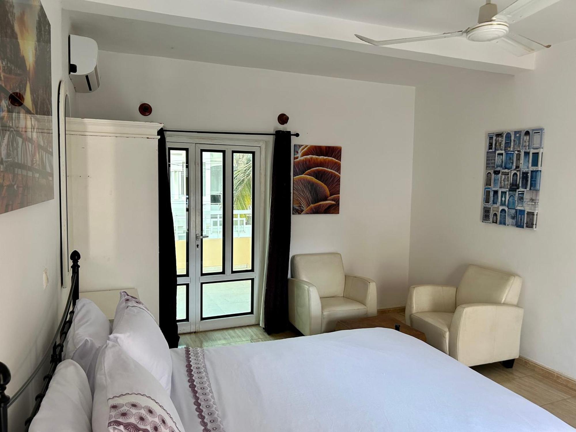 Two Bedroom With Private Swimming Pool And Garden In Almadies Villa *