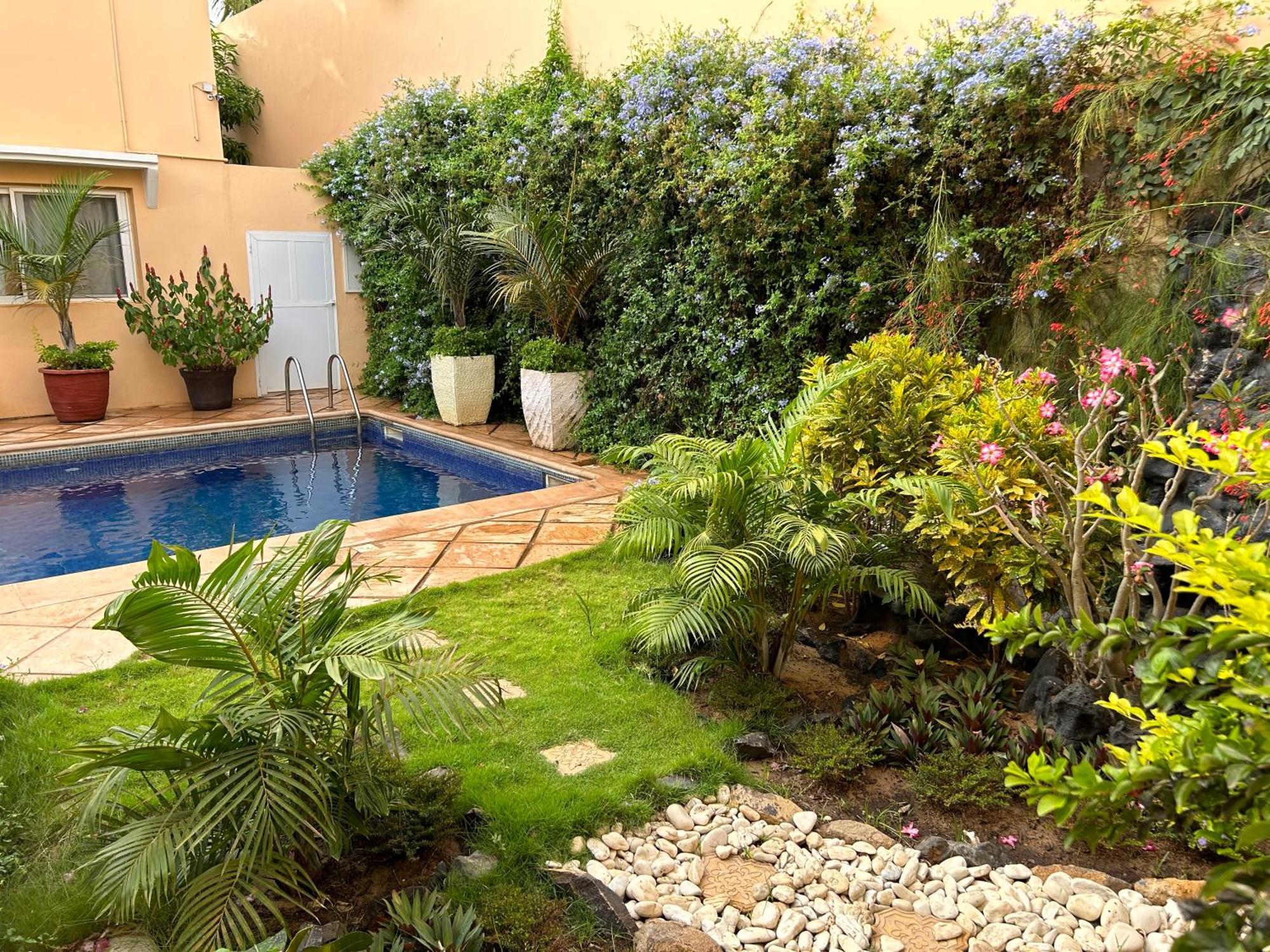 Villa Two Bedroom With Private Swimming Pool And Garden In Almadies Dakar